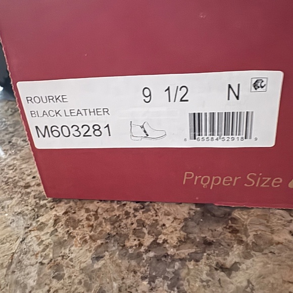 Women's Monroe bootie Rourke, Black leather, 9.5 N,  water resistant, new in box - Picture 3 of 4